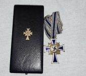 Mothers Cross In Gold and Case