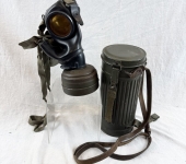 German 2nd War Gasmask and Carrier