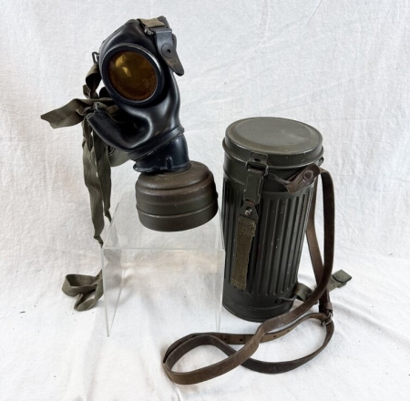 German 2nd War Gasmask and Carrier
