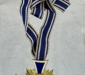 Mothers Cross in Gold