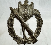 Infantry Assault Badge in Silver Hollow Back