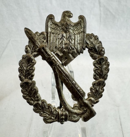 Infantry Assault Badge in Silver Hollow Back