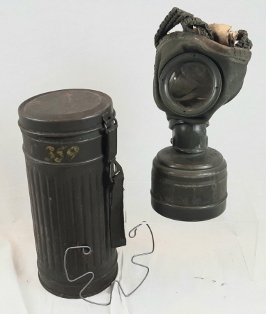German M31 Gasmask and Carrier