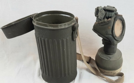 Luftschutz Gas Mask by Draeger